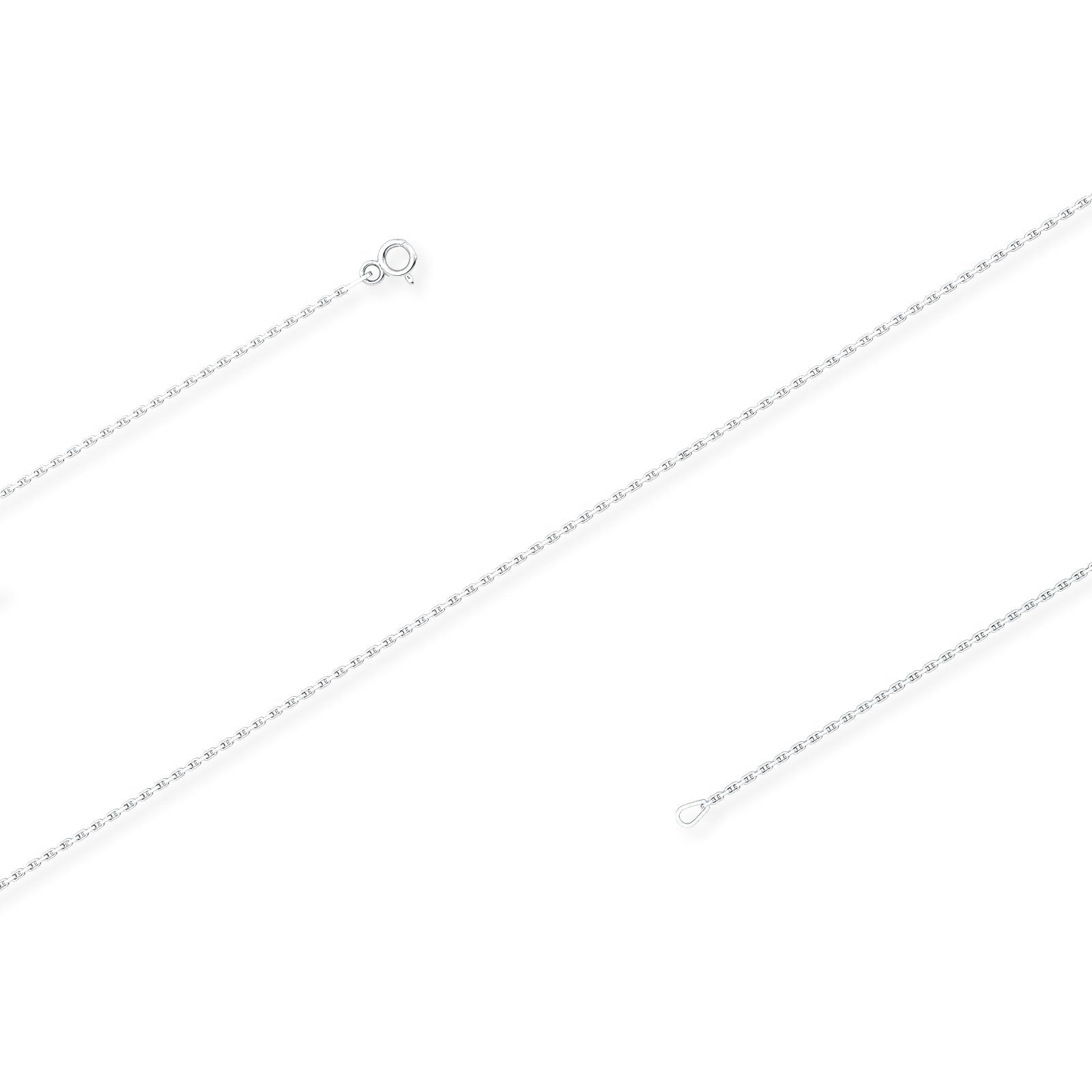 View of the chain and clasp for the Cable Medium Chain